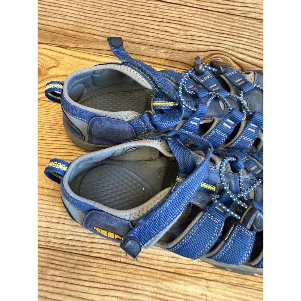 KEEN Waterproof Sandals Newport Hiking Blue Size Big Kids Youth Sz 6